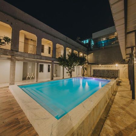 Hotel October Пхукет Екстер'єр фото