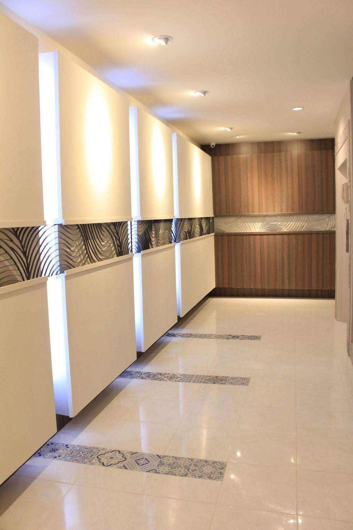 Hotel October Пхукет Екстер'єр фото